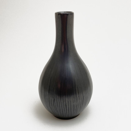 Small vase by Ejvind Nielsen, Denmark