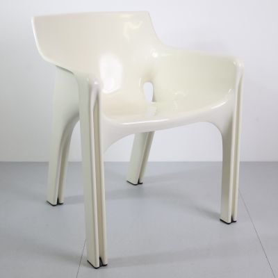 Pair of Gaudi chairs by Vico Magistretti for Artemide circa 1970_0
