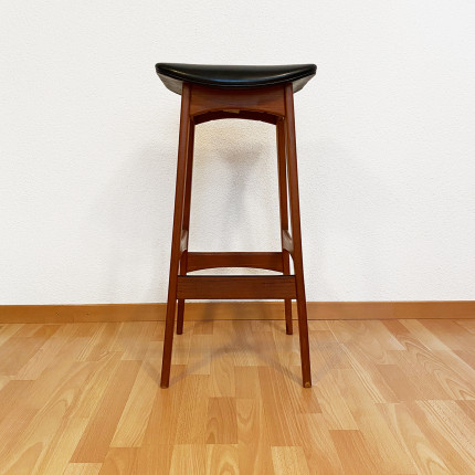 Set of 2 bar stools designed by Johannes Andersen