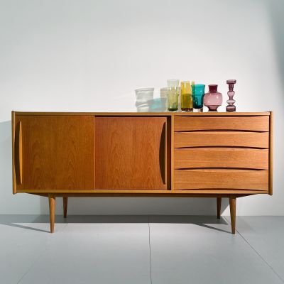 Mid-century sideboard design like Arne Vodder_0