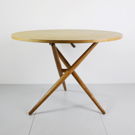 Ess Tee Tisch J&uuml;rg Bally for Wohnhilfe Switzerland