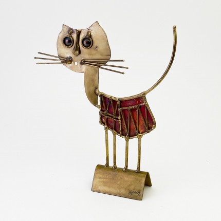 Sculpture of a cat by french artist Jarc